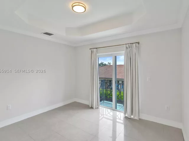 Продажа дома по адресу 4665 SW 159th Ct - фото 9196497
