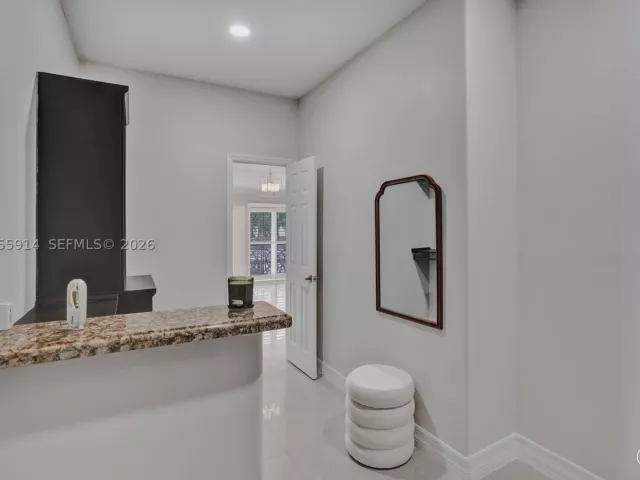 Продажа дома по адресу 4665 SW 159th Ct - фото 9196557