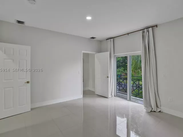 Продажа дома по адресу 4665 SW 159th Ct - фото 9196561