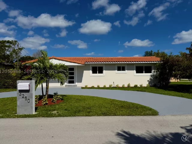 Продажа дома по адресу 3250 SW 72 CT - фото 9301759