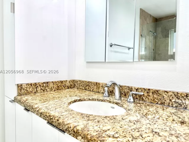 Продажа дома по адресу 3250 SW 72 CT - фото 9301770