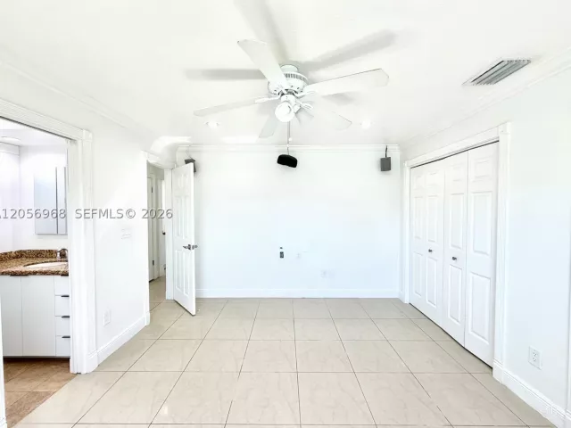 Продажа дома по адресу 3250 SW 72 CT - фото 9301773