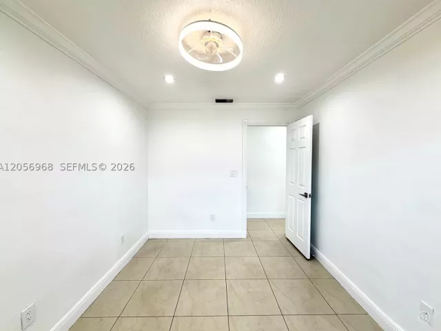 Продажа дома по адресу 3250 SW 72 CT - фото 9301784