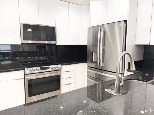 Продажа дома по адресу 3250 SW 72 CT - фото 9301786