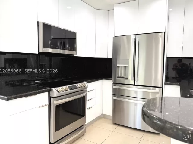 Продажа дома по адресу 3250 SW 72 CT - фото 9301787