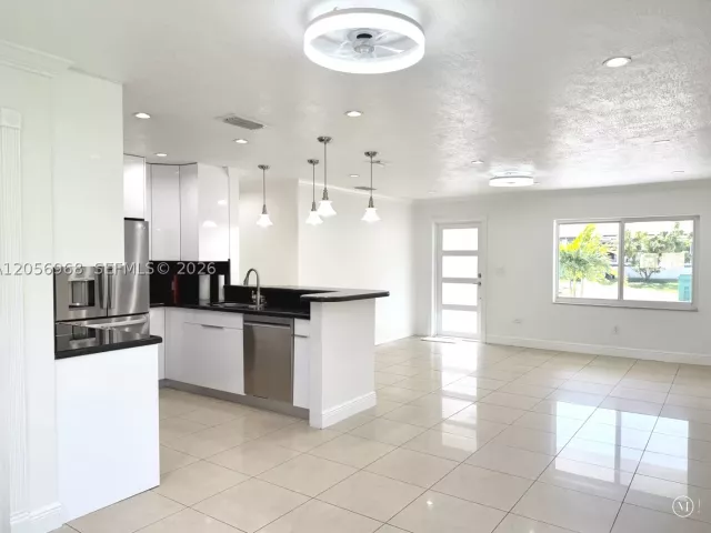 Продажа дома по адресу 3250 SW 72 CT - фото 9301792