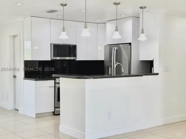 Продажа дома по адресу 3250 SW 72 CT - фото 9301794