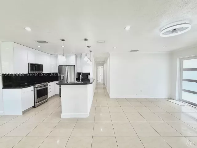 Продажа дома по адресу 3250 SW 72 CT - фото 9301795