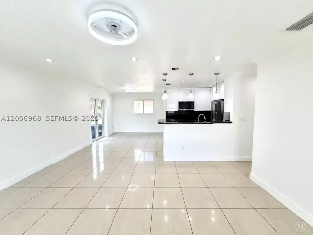 Продажа дома по адресу 3250 SW 72 CT - фото 9301796