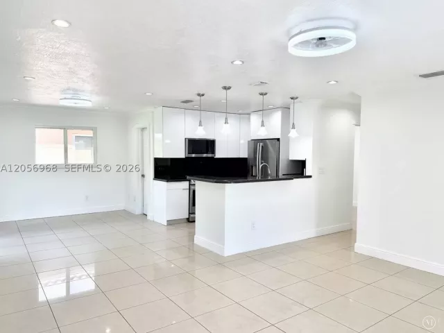 Продажа дома по адресу 3250 SW 72 CT - фото 9301798