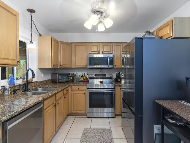Продажа дома по адресу 830 SW 1st Avenue - фото 9279707
