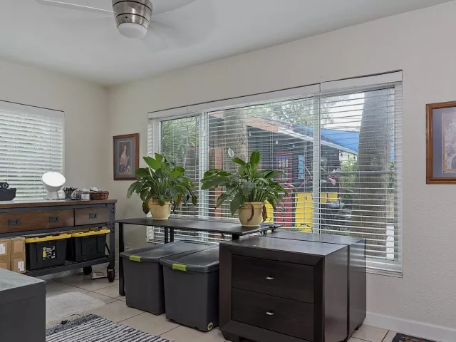 Продажа дома по адресу 830 SW 1st Avenue - фото 9279709