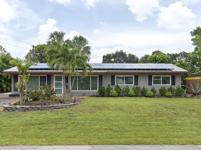 Продажа дома по адресу 830 SW 1st Avenue - фото 9279695