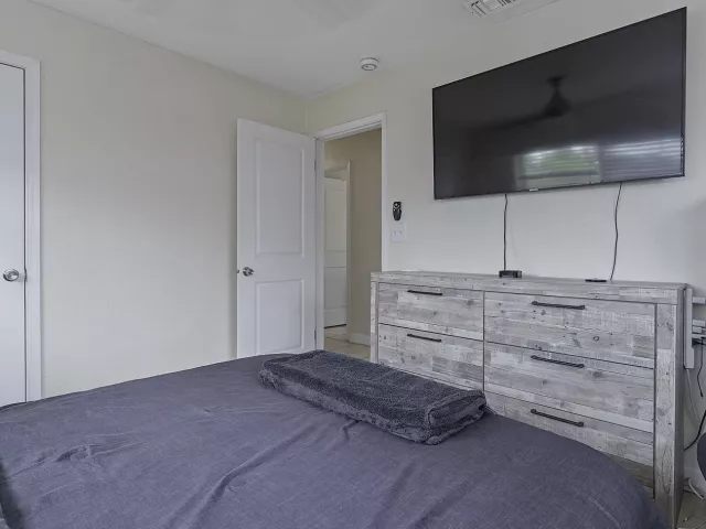Продажа дома по адресу 830 SW 1st Avenue - фото 9279716