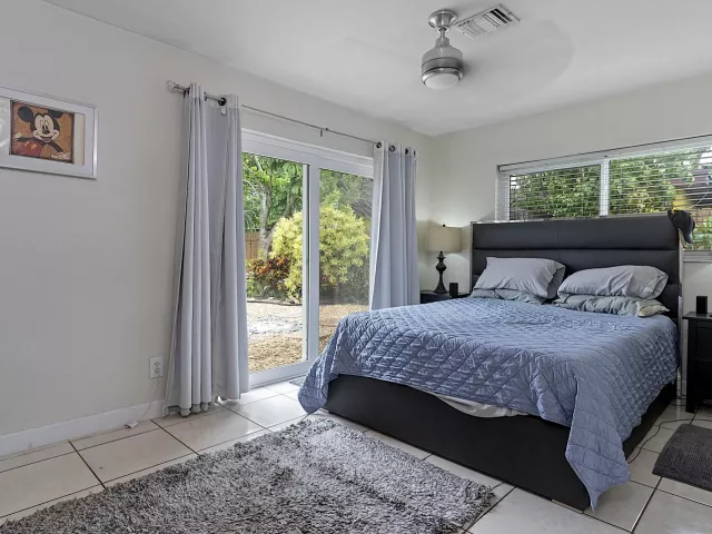 Продажа дома по адресу 830 SW 1st Avenue - фото 9279717