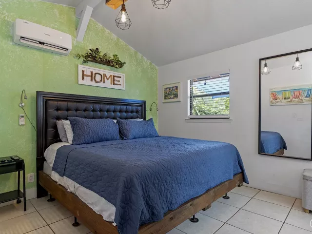 Продажа дома по адресу 830 SW 1st Avenue - фото 9279725