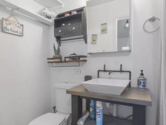 Продажа дома по адресу 830 SW 1st Avenue - фото 9279728