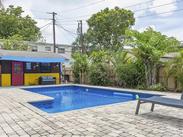 Продажа дома по адресу 830 SW 1st Avenue - фото 9279732