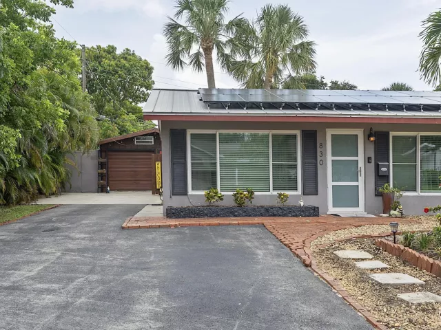 Продажа дома по адресу 830 SW 1st Avenue - фото 9279697