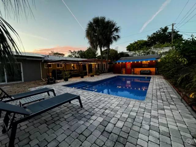 Продажа дома по адресу 830 SW 1st Avenue - фото 9279738