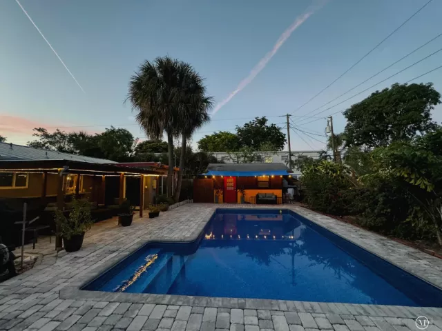 Продажа дома по адресу 830 SW 1st Avenue - фото 9279740
