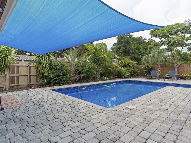 Продажа дома по адресу 830 SW 1st Avenue - фото 9279729
