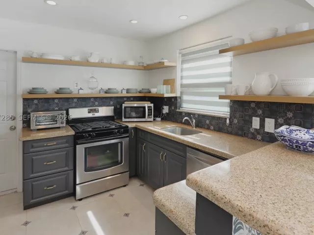 Продажа дома по адресу 405 S 16th Ave - фото 8906974