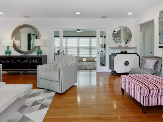 Продажа дома по адресу 405 S 16th Ave - фото 8906963