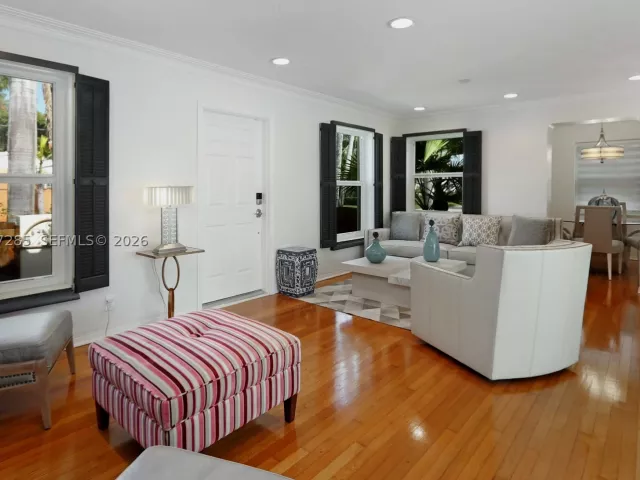 Продажа дома по адресу 405 S 16th Ave - фото 8906966