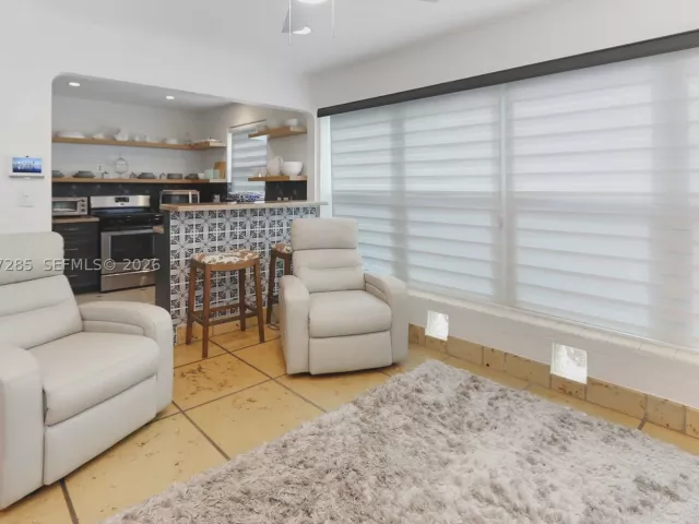 Продажа дома по адресу 405 S 16th Ave - фото 8906970