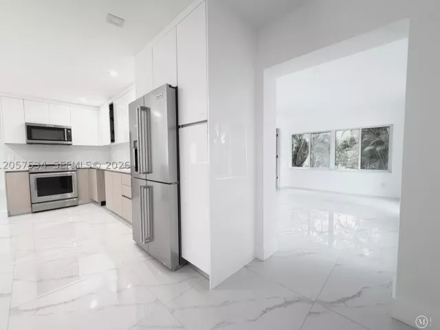 Продажа дома по адресу 2210 NW 93rd Ave - фото 9033178
