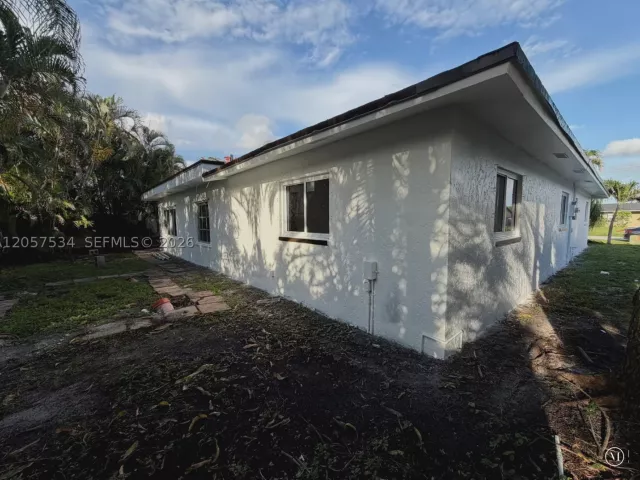 Продажа дома по адресу 2210 NW 93rd Ave - фото 9033185
