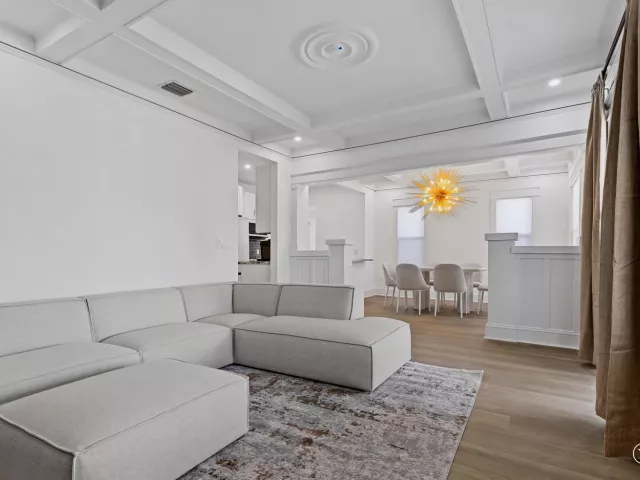 Продажа дома по адресу 5309 N Flagler Drive - фото 8910432