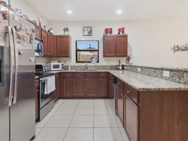 Продажа дома по адресу 15585 SW 176th Ter - фото 8928325