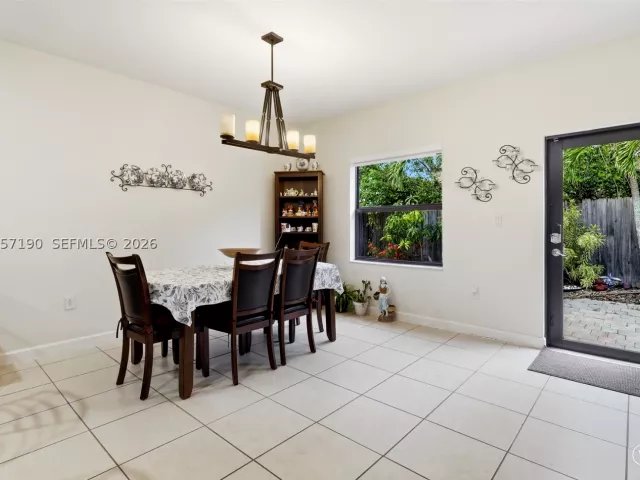 Продажа дома по адресу 15585 SW 176th Ter - фото 8928331