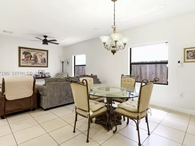 Продажа дома по адресу 15585 SW 176th Ter - фото 8928319