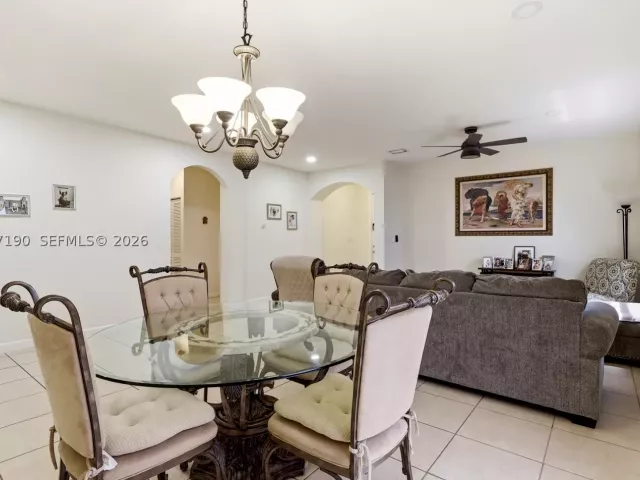 Продажа дома по адресу 15585 SW 176th Ter - фото 8928321