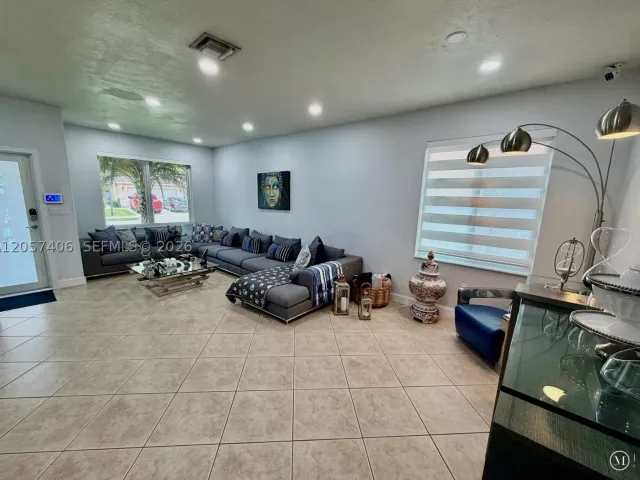 Продажа дома по адресу 2021 SE 15th St - фото 9285019
