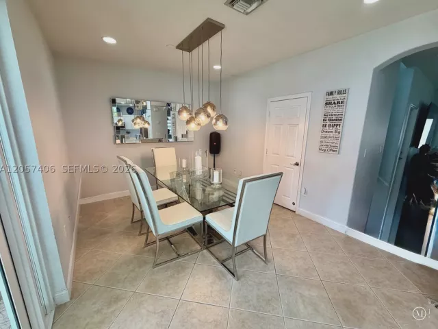 Продажа дома по адресу 2021 SE 15th St - фото 9285022