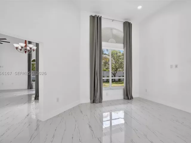 Продажа дома по адресу 13791 NW 23rd St - фото 8908571