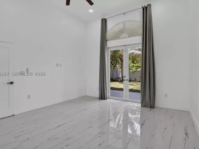 Продажа дома по адресу 13791 NW 23rd St - фото 8908577