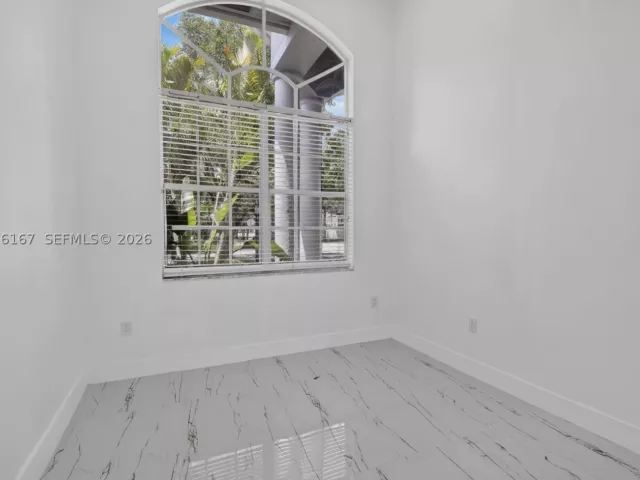 Продажа дома по адресу 13791 NW 23rd St - фото 8908566