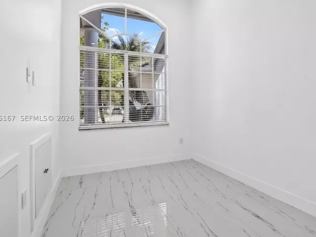Продажа дома по адресу 13791 NW 23rd St - фото 8908568