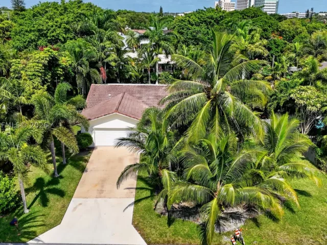 Продажа дома по адресу 731 NW 4th Ct - фото 8947886