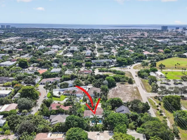 Продажа дома по адресу 731 NW 4th Ct - фото 8947889