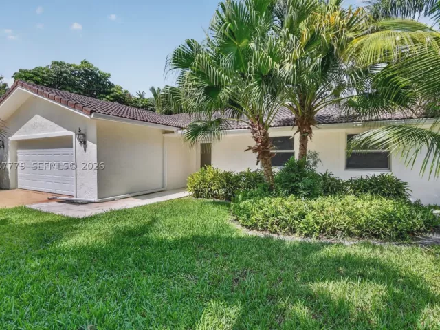 Продажа дома по адресу 731 NW 4th Ct - фото 8947891