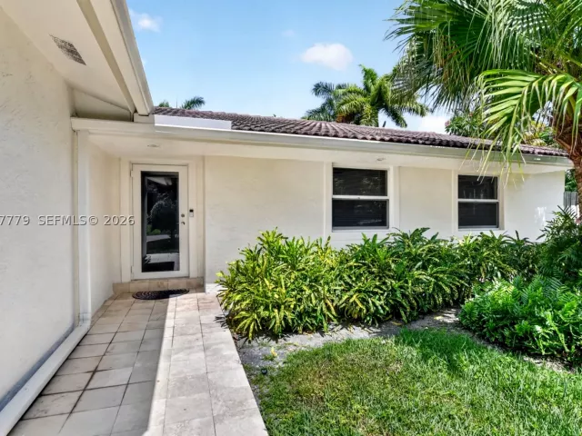 Продажа дома по адресу 731 NW 4th Ct - фото 8947892