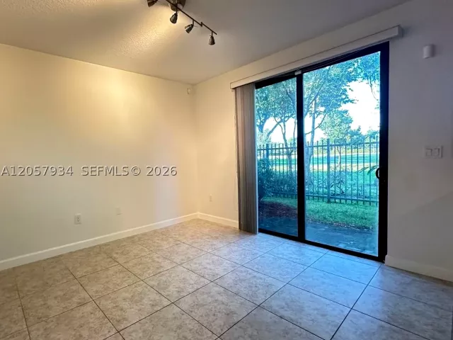 Продажа дома по адресу 317 NE 194th Ln 317 - фото 8926035
