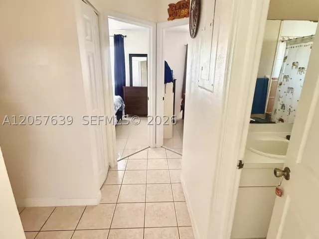 Продажа дома по адресу 18300 SW 143rd Ct - фото 8929748