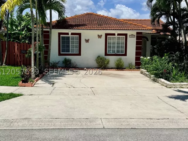 Продажа дома по адресу 18300 SW 143rd Ct - фото 8929740